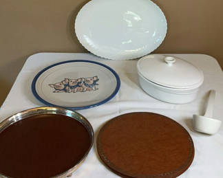 Lot 55: Assorted dinnerware and kitchen accessories