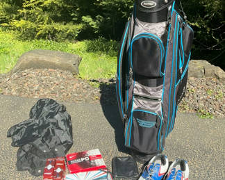 Lot 75: Golf bag with clubs, shoes and accessories