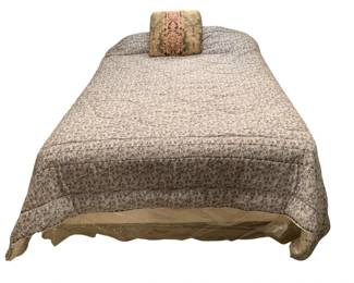 441 - Full Size Bed w/ Bedding - 73 x 50 x 24