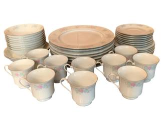 208 - 40pc Garden Prestige China Set