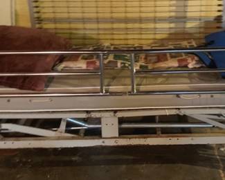 490 - Hospital Bed - 86 x 40 x 37