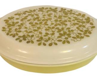151 - Vintage Pyrex Dish w/ Lid - 12.5 x 8