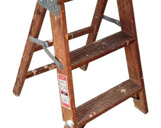 500 - Werner Wood Step Ladder - 2ft. Tall