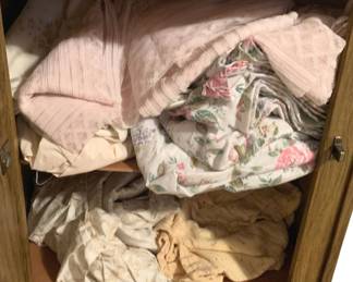 408 - Lot of Assorted Linens