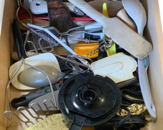 116 - Drawer Lot of Assorted Kitchen Utensils