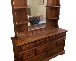 56 - Dresser w/ Mirror Hutch - 65 x 18 x 75