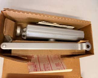 Comercial door mechanisims