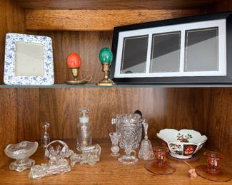 Marble eggs, glass pieces