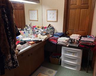 Primary Bedroom-Clothing & Accessories 