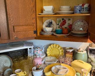 Vintage yellow/pink items