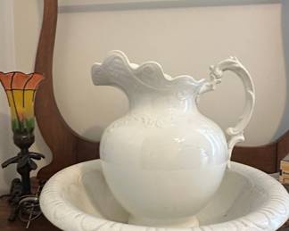 Bonita V.P. Co. Wash Basin and Pitcher Set