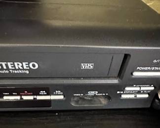 Hitachi VM-D800 DVD VHS Combo Player