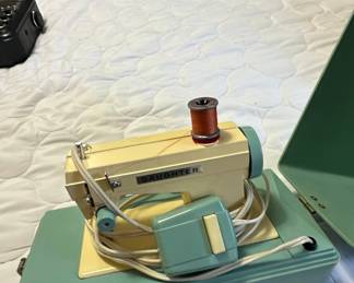 Daughter Portable Sewing Machine