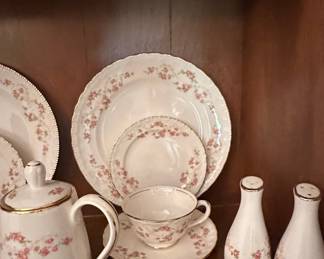 Pope-Gosser China Florence Pattern Dinnerware Set