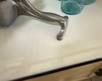 Vintage Wear-Ever Cast Aluminum Citrus Juicer