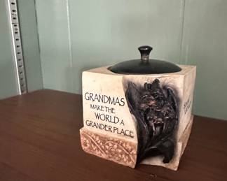 Cottage Creek Grandma's Make the World a Grander Place Decorative Box
