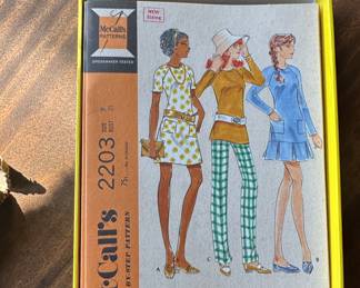 McCall's Patterns Misses' and Junior Dress Pattern 2203