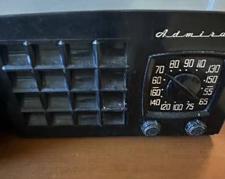Admiral 5K11 Super Aeroscop Built-in Antenna Tube Radio