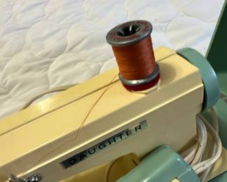 Daughter Portable Sewing Machine