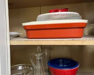 Assorted Kitchenware Collection with Hamilton Beach Slow Cooker and Pyrex Bakeware