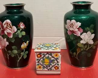 Asian Decor 2 Vases  Trinket Box