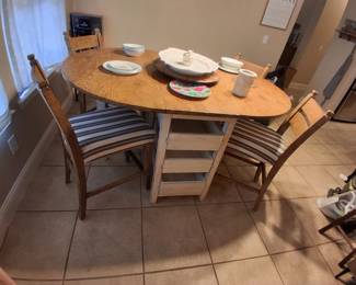 Coming Home Neighbor Counter-height solid wood table and 4 chairs