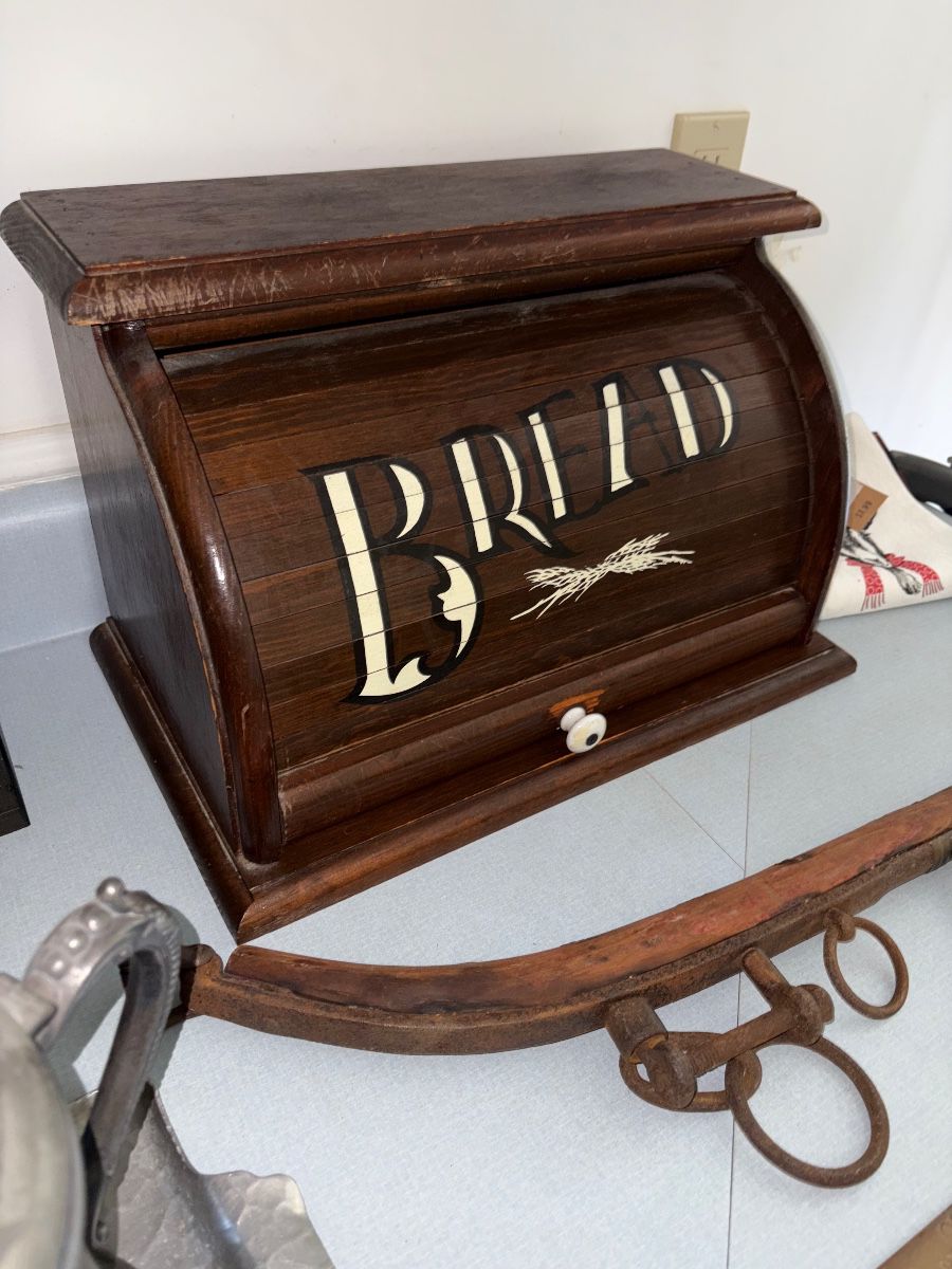 Bread box