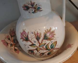 Vintage water pitcher & matching bowl no cracks or chips