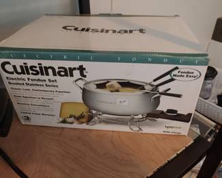 NIB Cuisinart Fondu Set