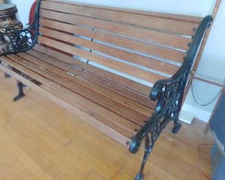 Beautiful park bench  excellent condition