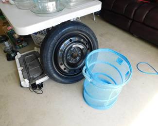 LAUNDRY BASKET - SPARE TIRE- GRIDDLE