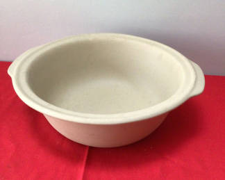 Lot 18: White stoneware casserole dish with handles
