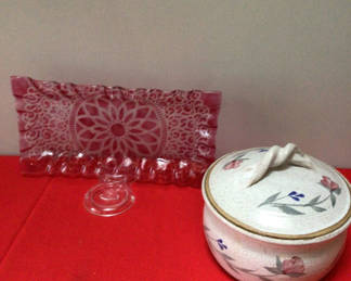 Lot 55: Pink embossed glass panel on pedestal and speckled ceramic lidded jar