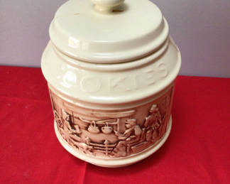 Lot 17: Ceramic cookie jar with lid