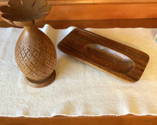 Lot 253: Carved Monkeypod Pineapple Sculpture with Wooden Tray