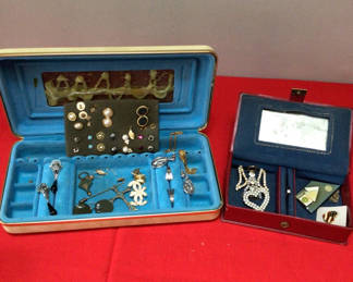 Lot 60: Assorted Jewelry in Blue Display Boxes