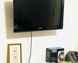 Small TV $25
