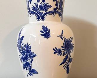 Blue & white delft vase by Tiffany