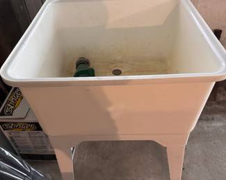 Plastic utility sink