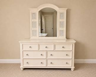 White dresser with mirror and 7 drawers