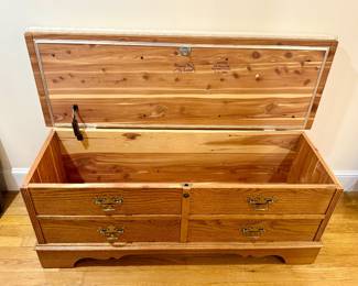 Large Cedar Chest, Virginia Maid by Lane; excellent condition 
