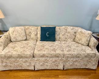 Sofa couch with matching pillows; excellent condition 