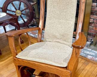 Wood Swivel Chair; Woodworks Gallery, Lemon Tree Village of Brewster, MA; excellent condition