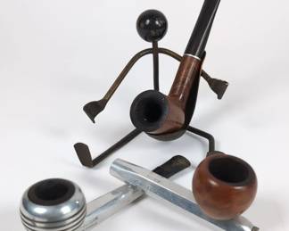 Earl Of Essex with Metal Tobacco Pipes and Stand, Vintage