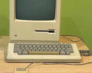 Apple Macintosh M0001 in working condition