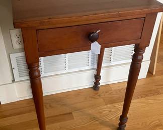 American Sheraton-style cherry wood side table, circa 1820-1840 