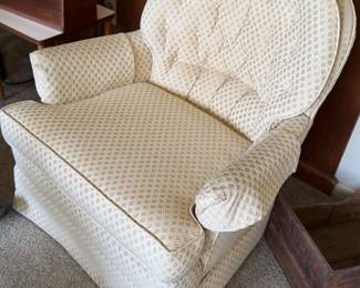 Comfortable arm chair