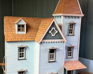 Beautiful vintage doll house