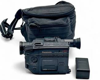 Lot 324  Panasonic PV32 Palmcorder