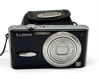 Lot 220  Vintage Panasonic Lumix DMCFX8 Compact Digital Camera